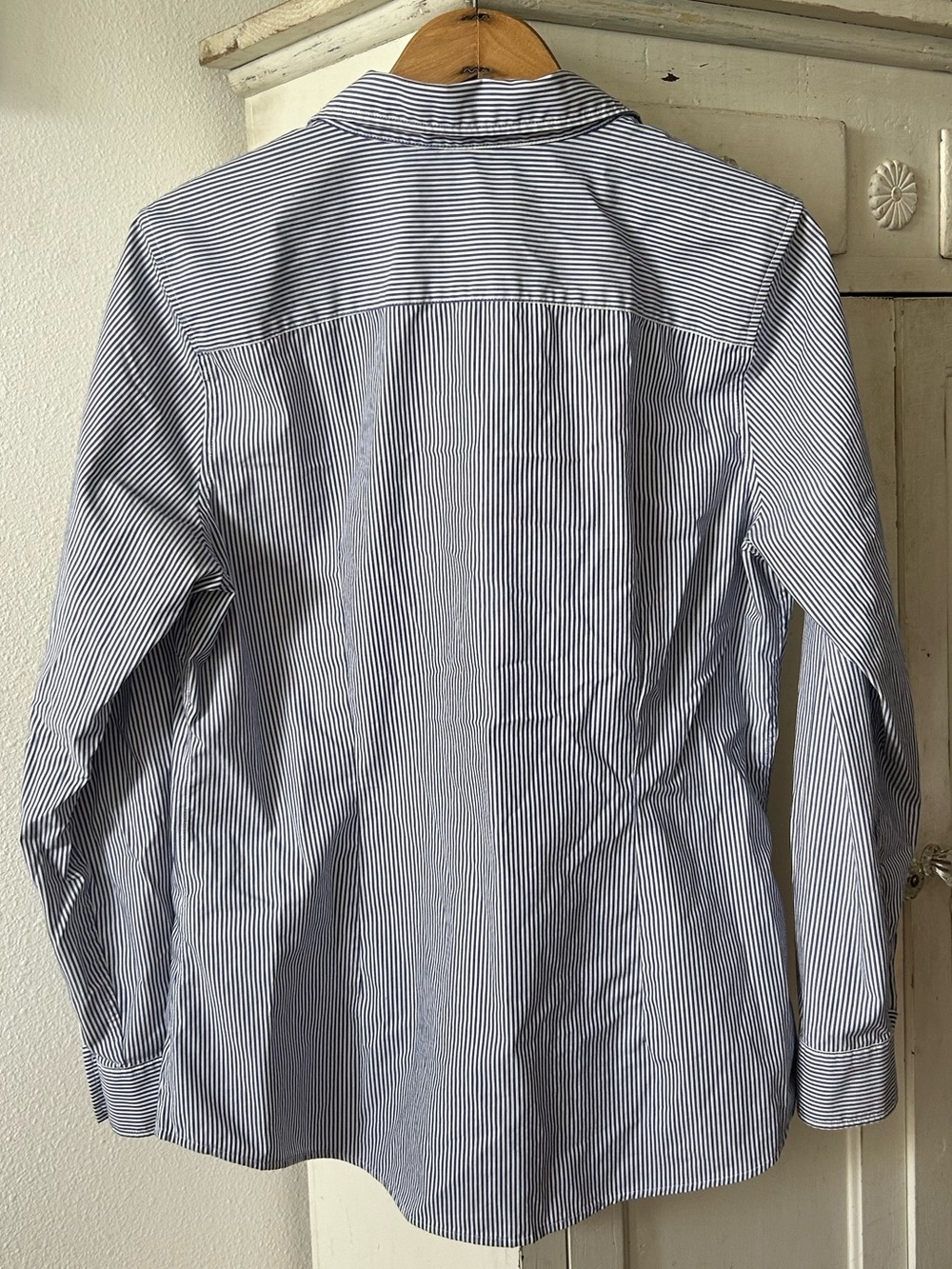 Banana Republic | Women’s Navy/White Striped Tailored Fit Button-Up Shirt Sz 14 - Picture 6 of 16